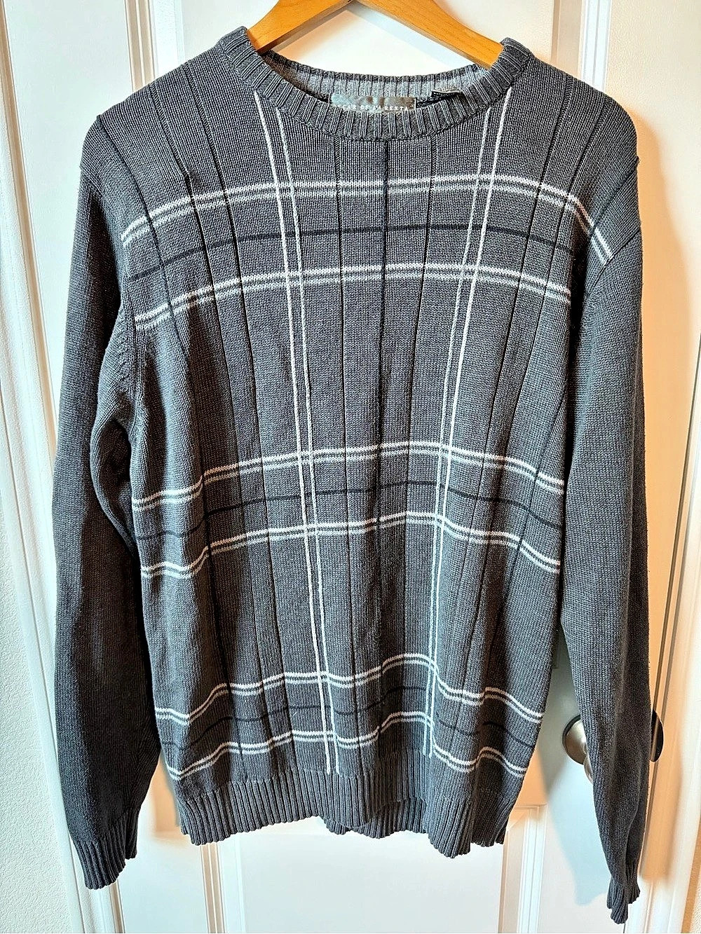 Oscar de la Renta Plaid Crewneck Sweater in Gray & White